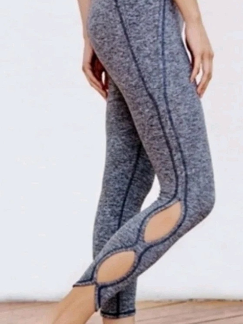 Free People navy leggings w/ cut outs sz small/petit